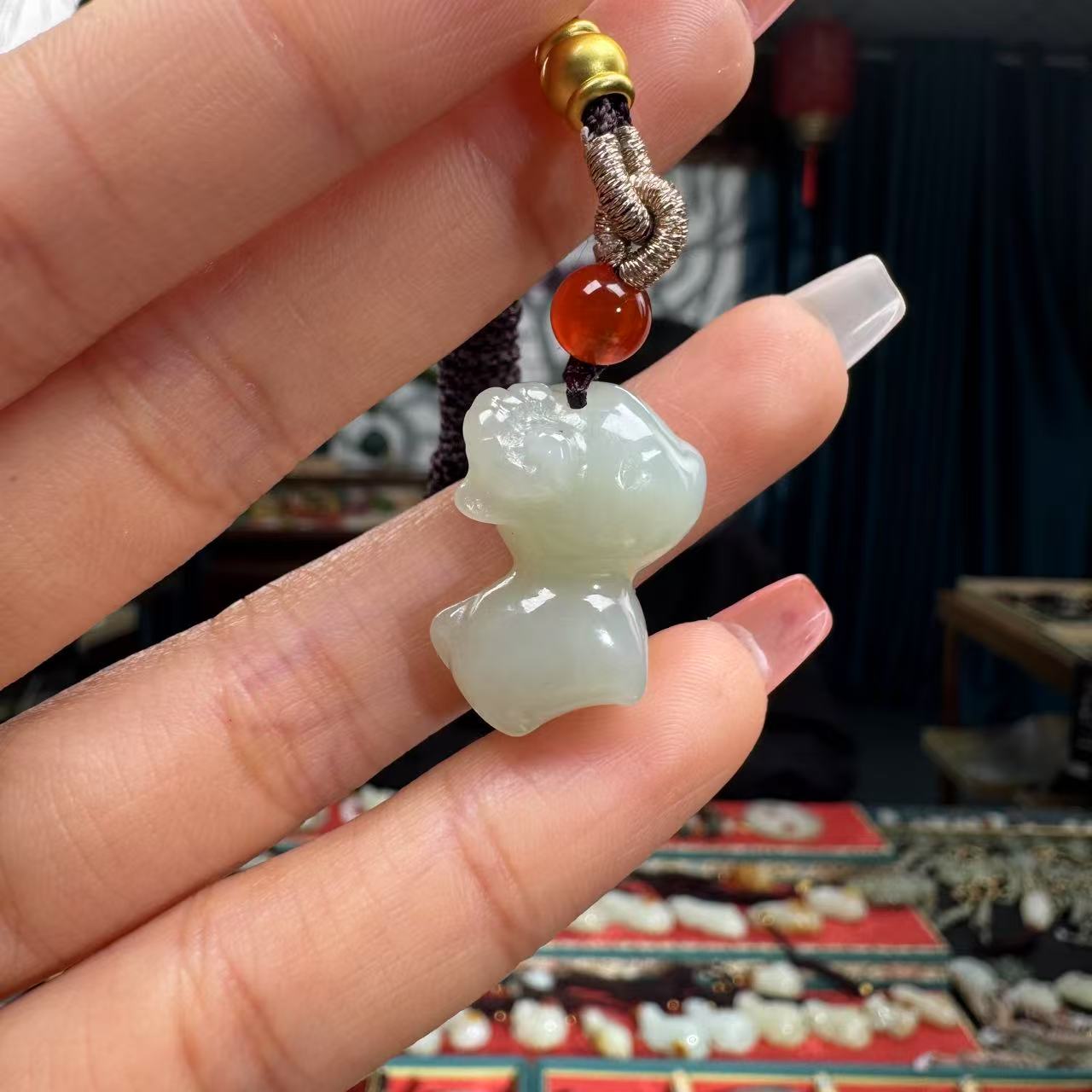 和田玉挂件生肖羊