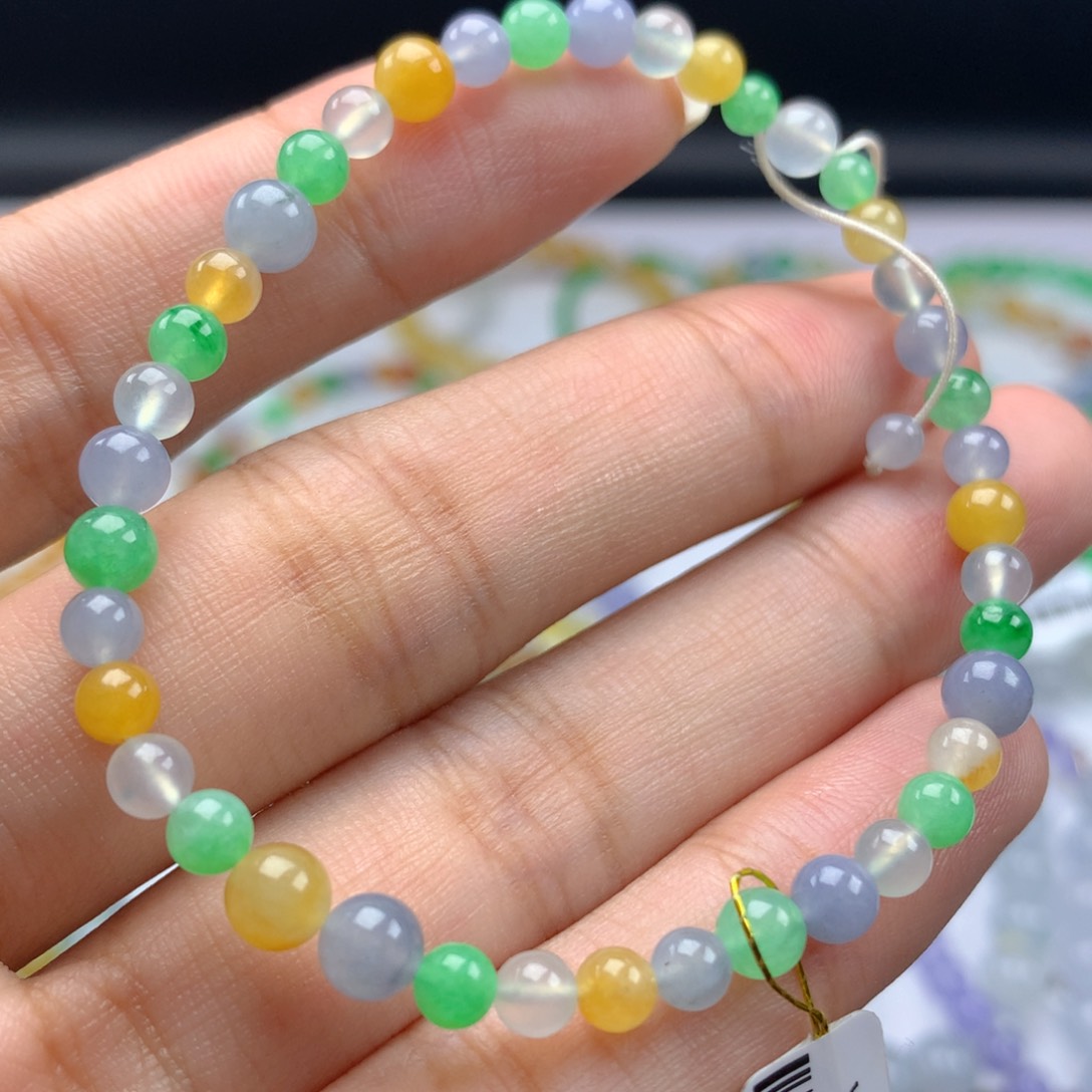 翡翠手链未镶嵌卡