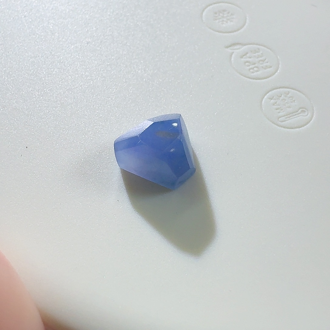 翡翠颈饰未镶嵌随形