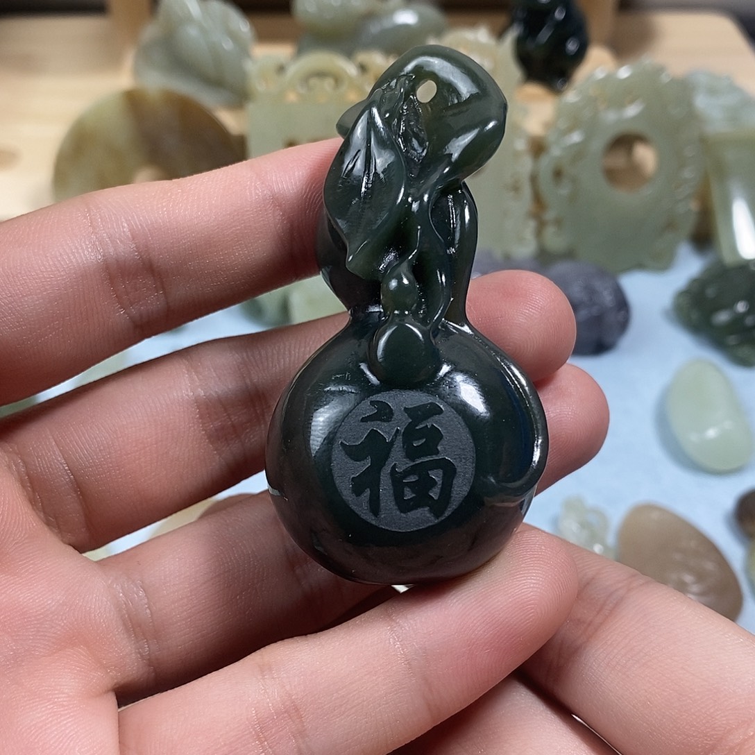 和田玉未镶嵌挂件