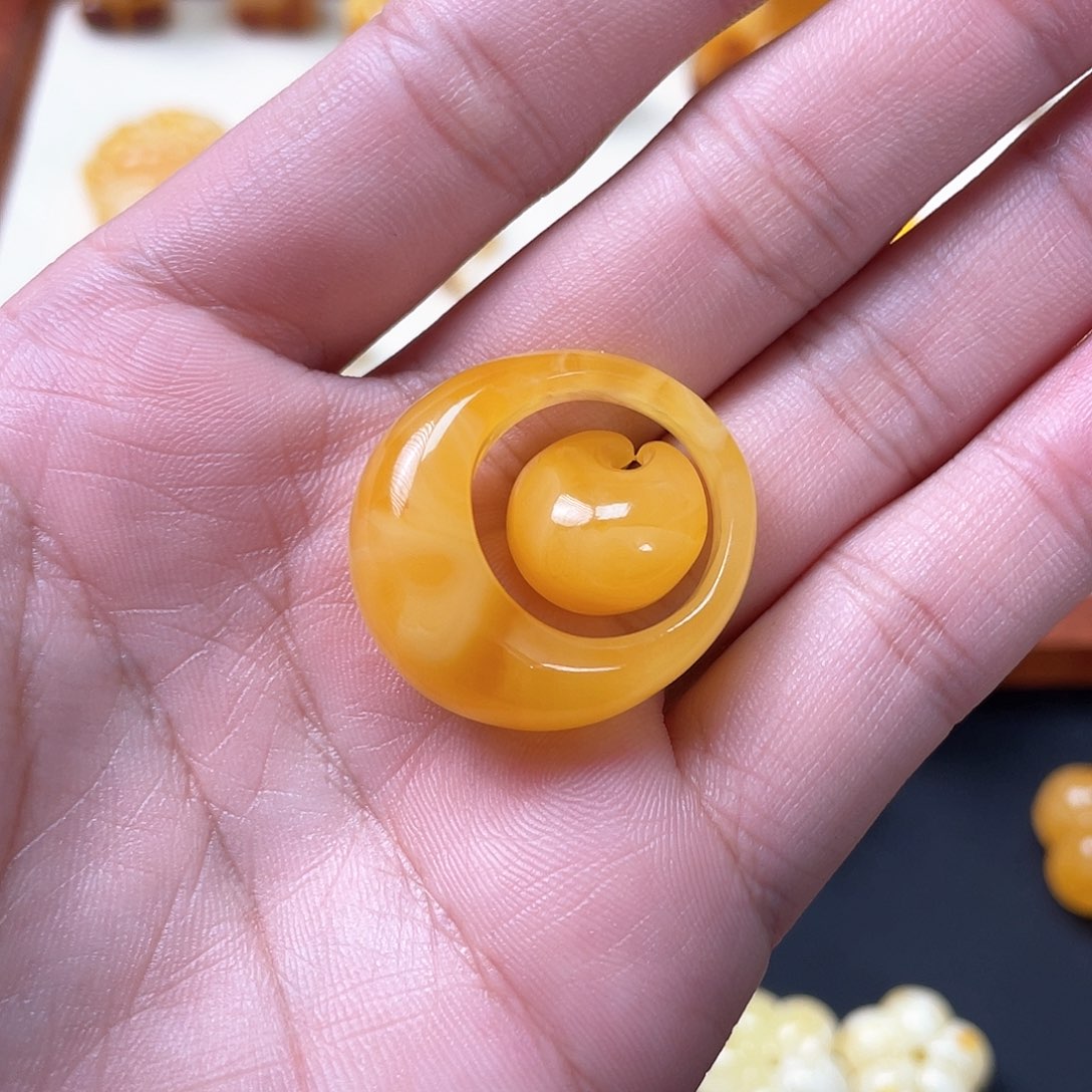 琥珀珠宝奇石未镶嵌
