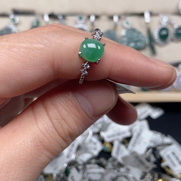 翡翠未镶嵌戒指戒指