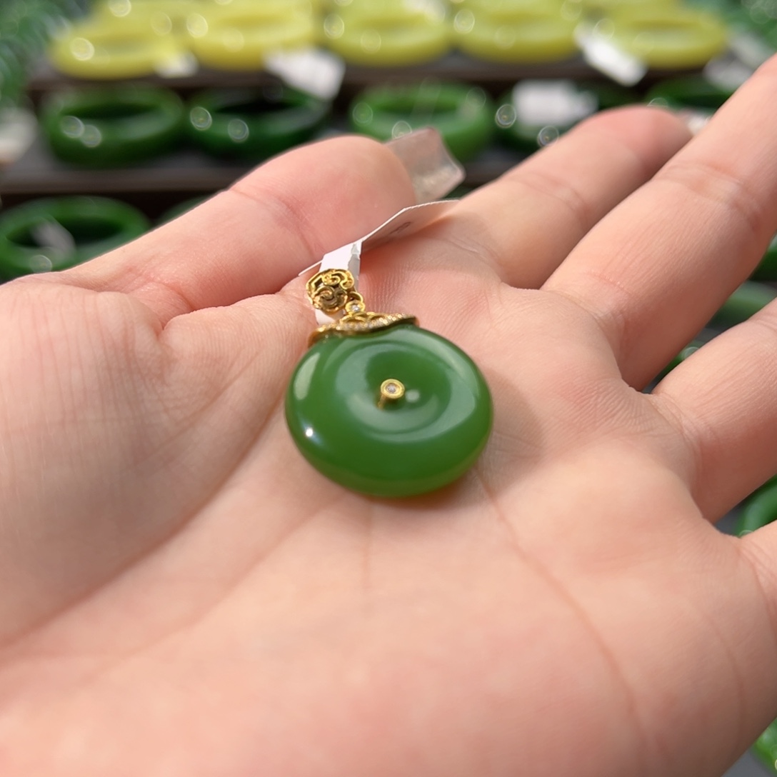 和田玉（糖玉）颈饰未镶嵌