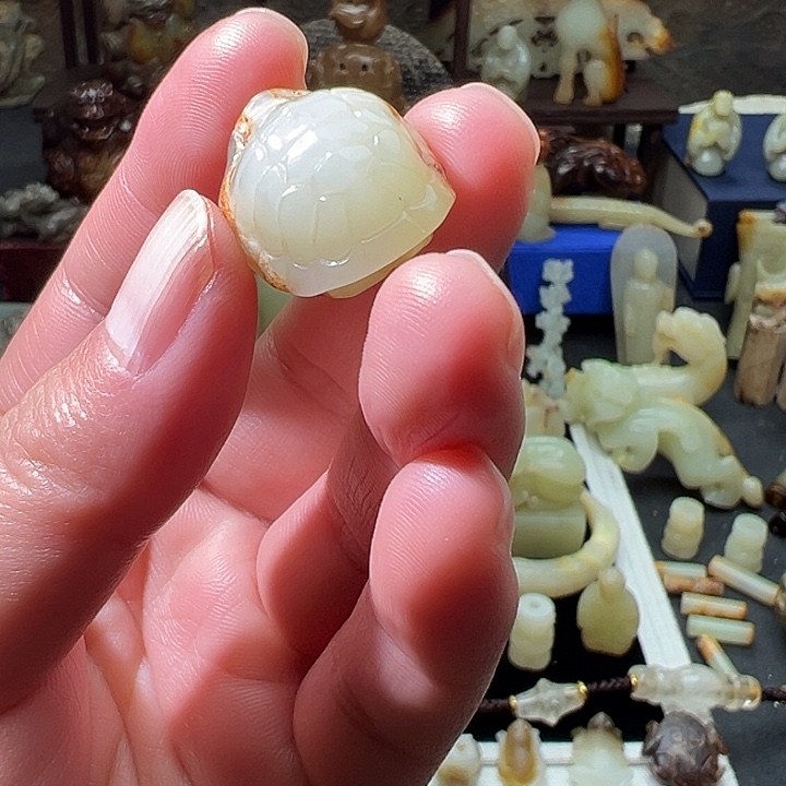 你***师和田玉（糖玉）未镶嵌挂件玉器收藏鉴赏辞典