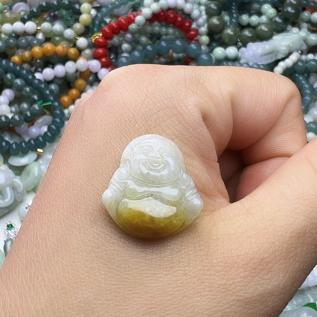 翡翠未镶嵌颈饰富贵