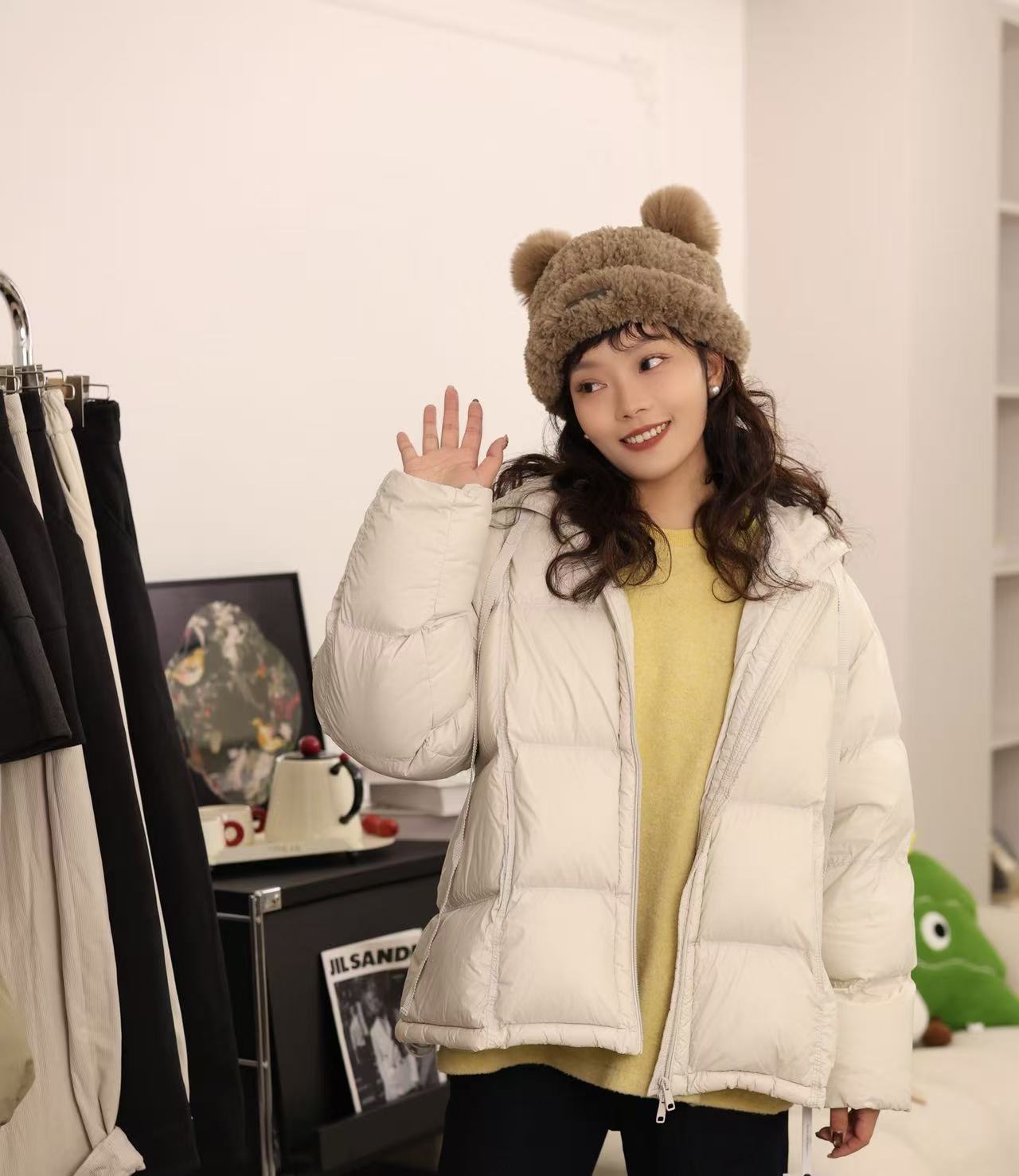 米白色短款女2025冬季连帽宽松面包服保暖加厚羽绒服