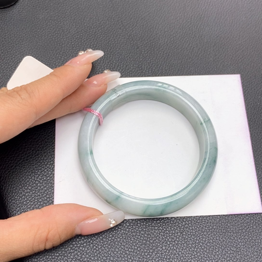 翡翠手镯未镶嵌54圈口