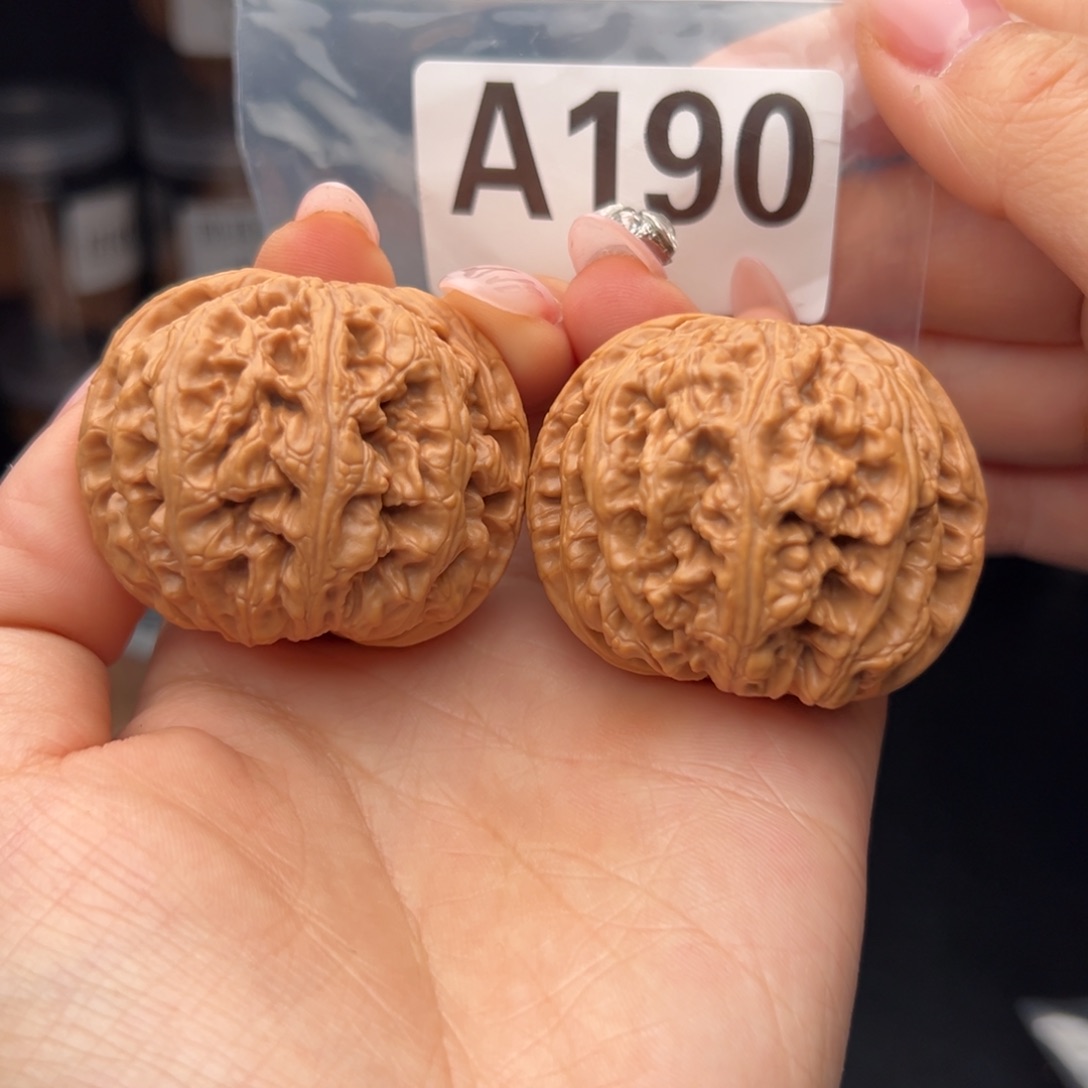 文玩核桃吊坠大粗筋47