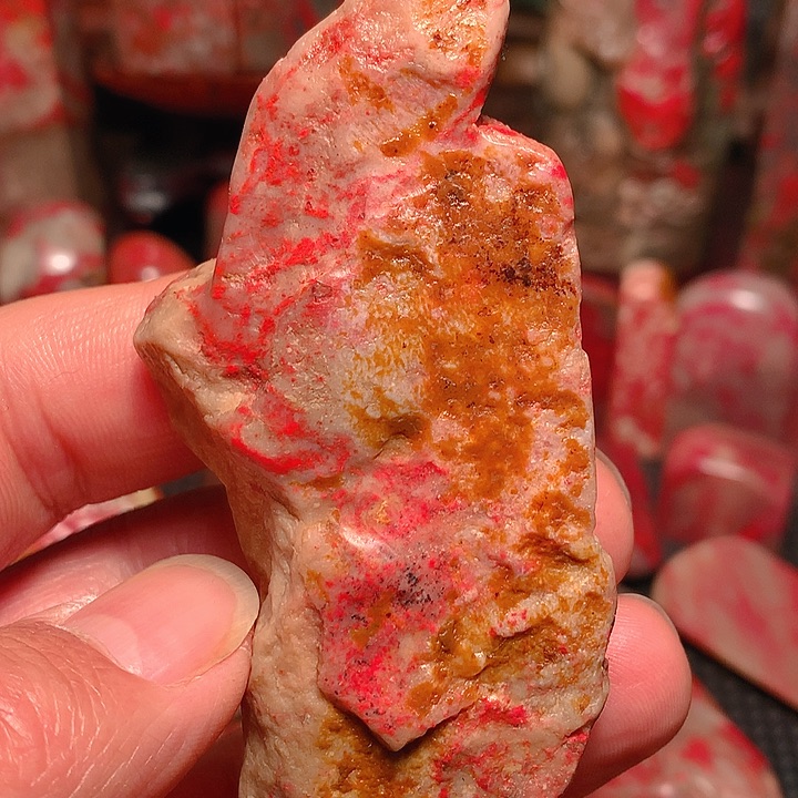 昌化石西**雪昌化鸡血石