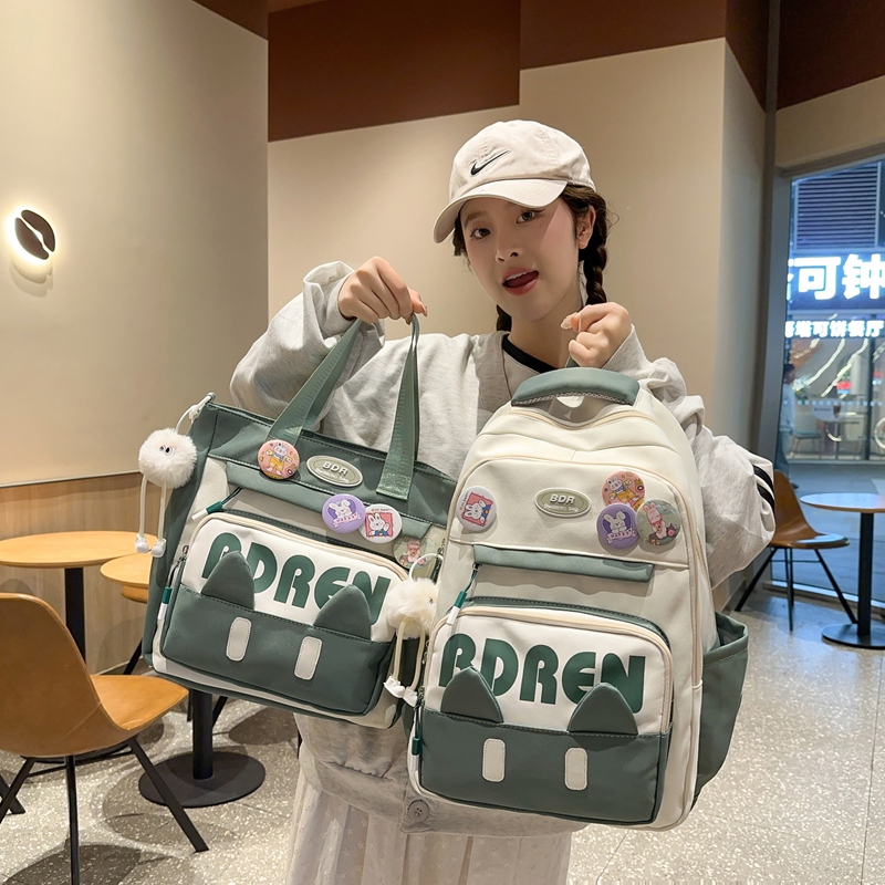 书包初中女生高颜值大容量高中生背包女日系可爱小学生减负双肩包