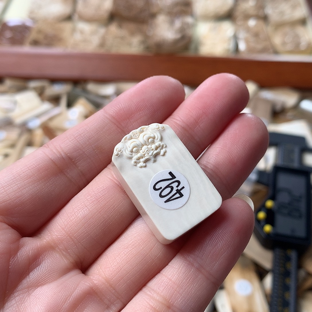 泥塑不打孔联系客服