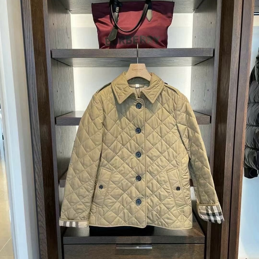 未使用 BURBERRY/博柏利 现货M码女士经典卡其色菱格纹棉服外套
