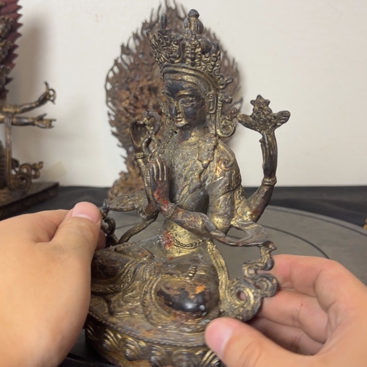 四臂观音藏佛摆件