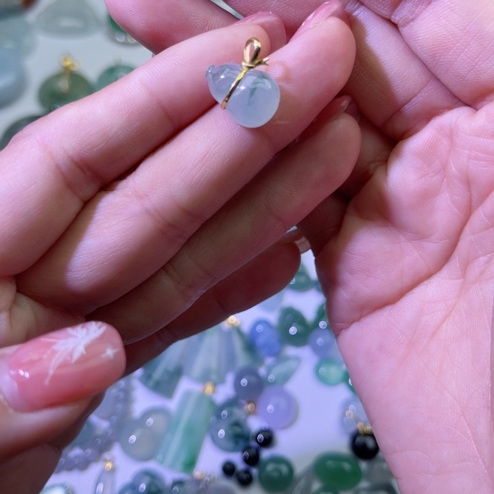 翡翠颈饰18K金镶嵌葫芦