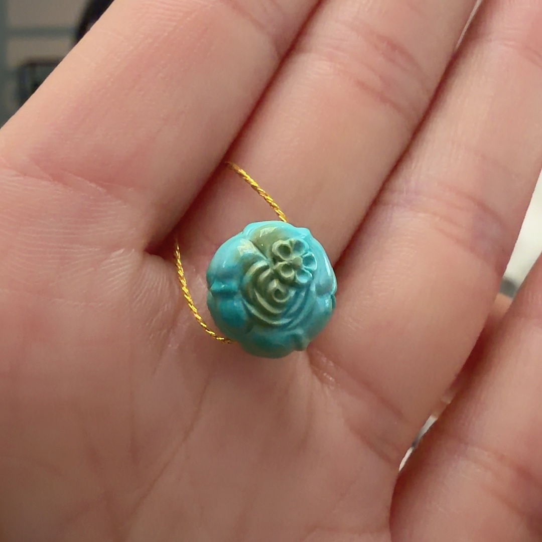 绿松石未镶嵌颈饰