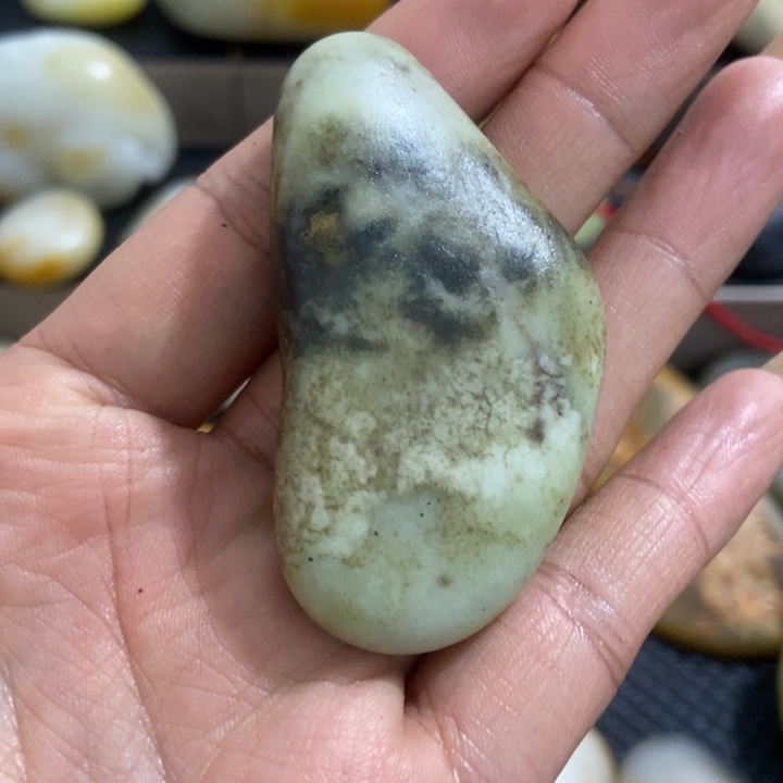 伊***仓和田玉（糖玉）未镶嵌挂件