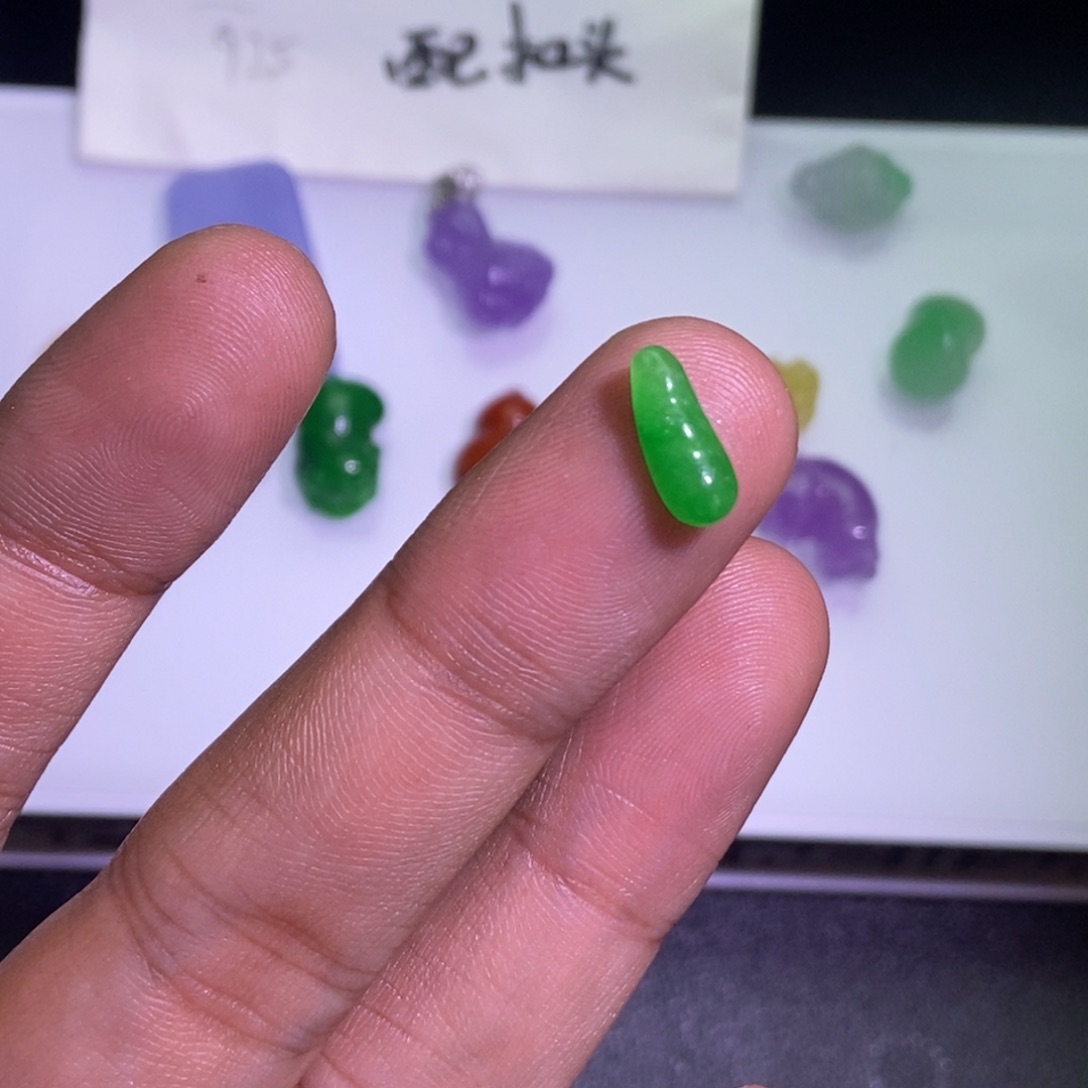 翡翠未镶嵌颈饰吊坠