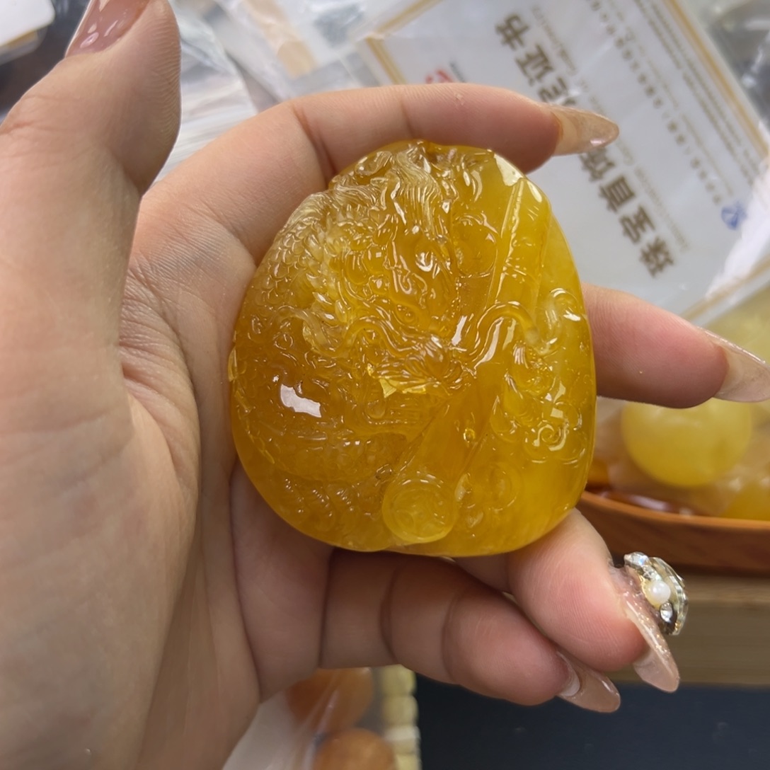 琥珀珠宝奇石未镶嵌