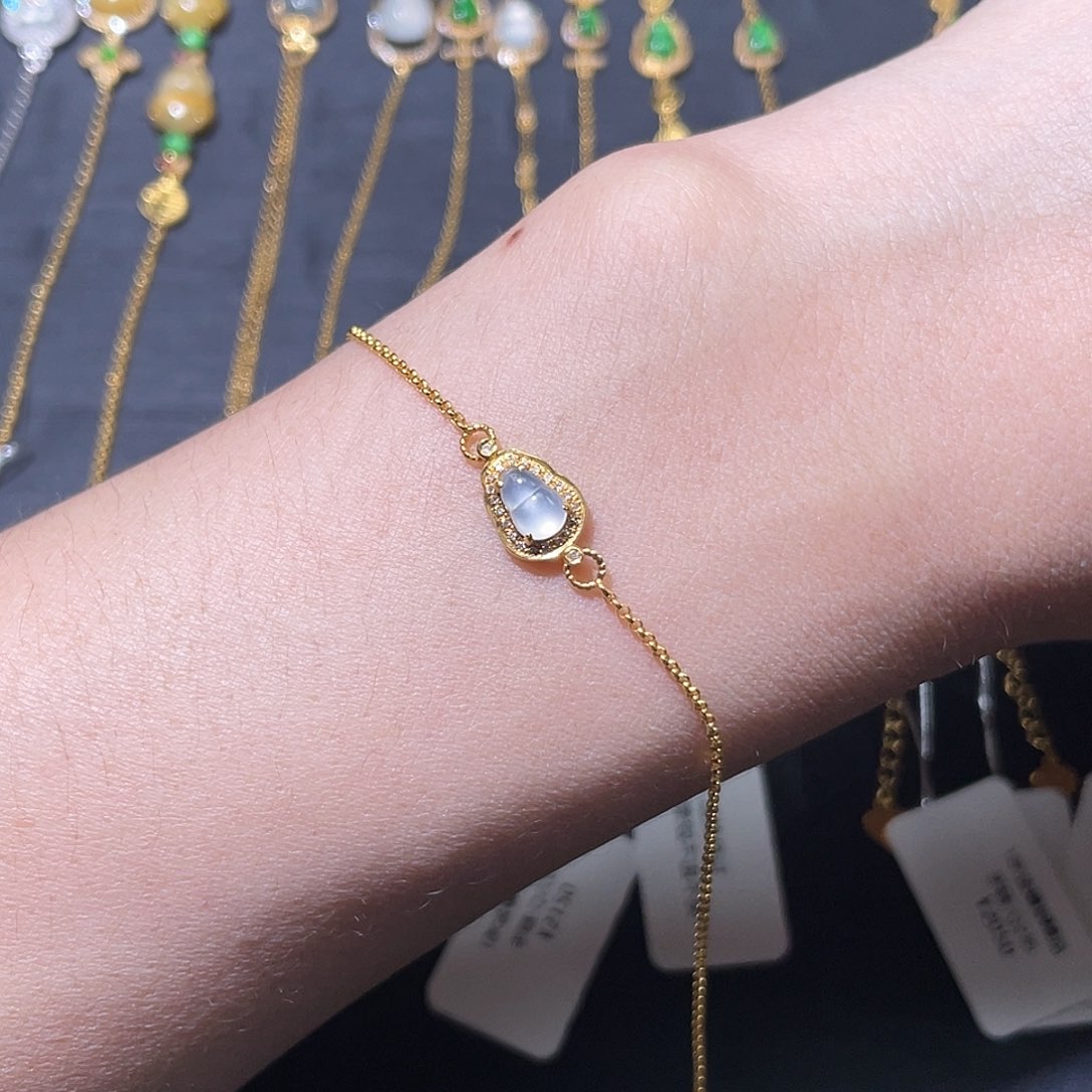 18K金镶嵌翡翠手链手链