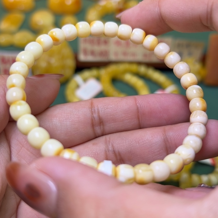 蜜蜡未镶嵌珠宝奇石