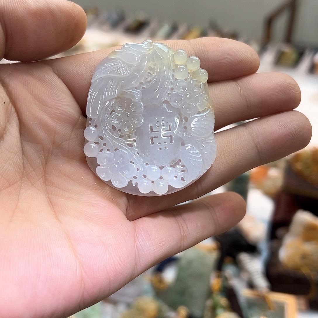 翡翠未镶嵌颈饰挂件