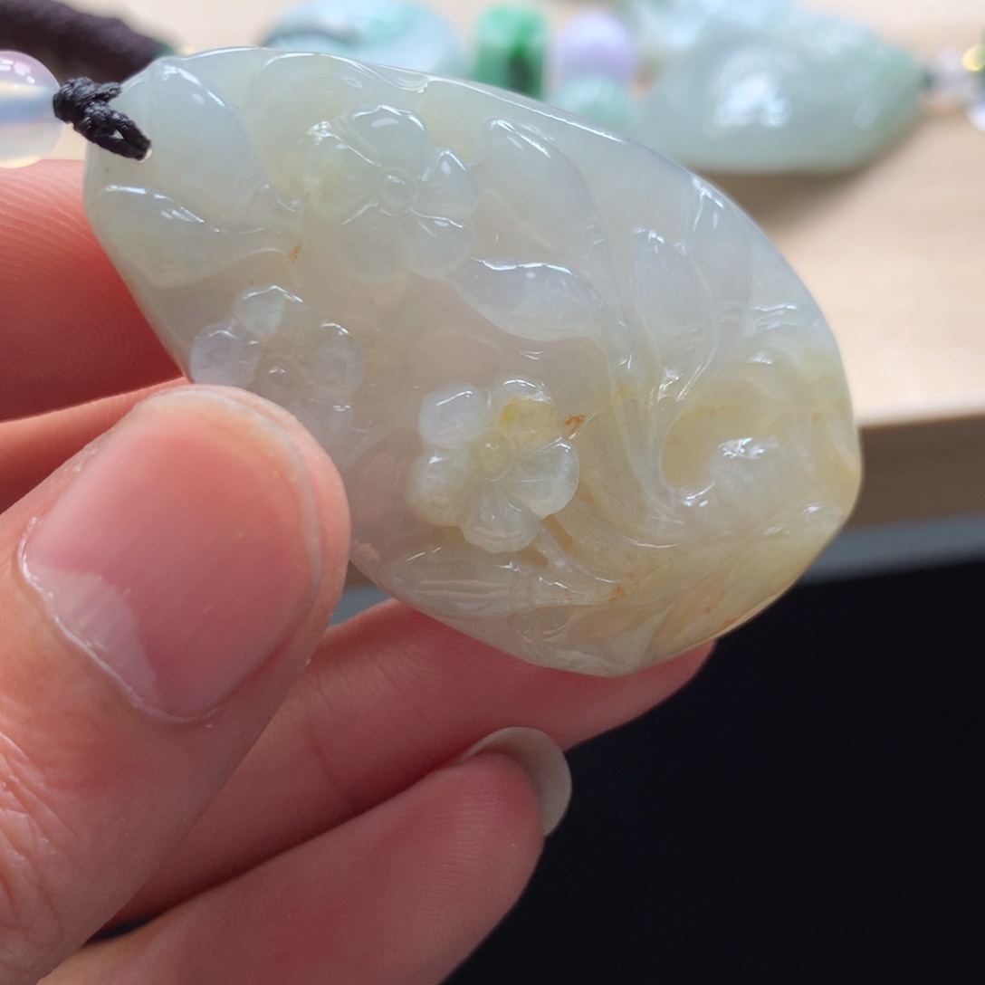 颈饰未镶嵌翡翠吊坠