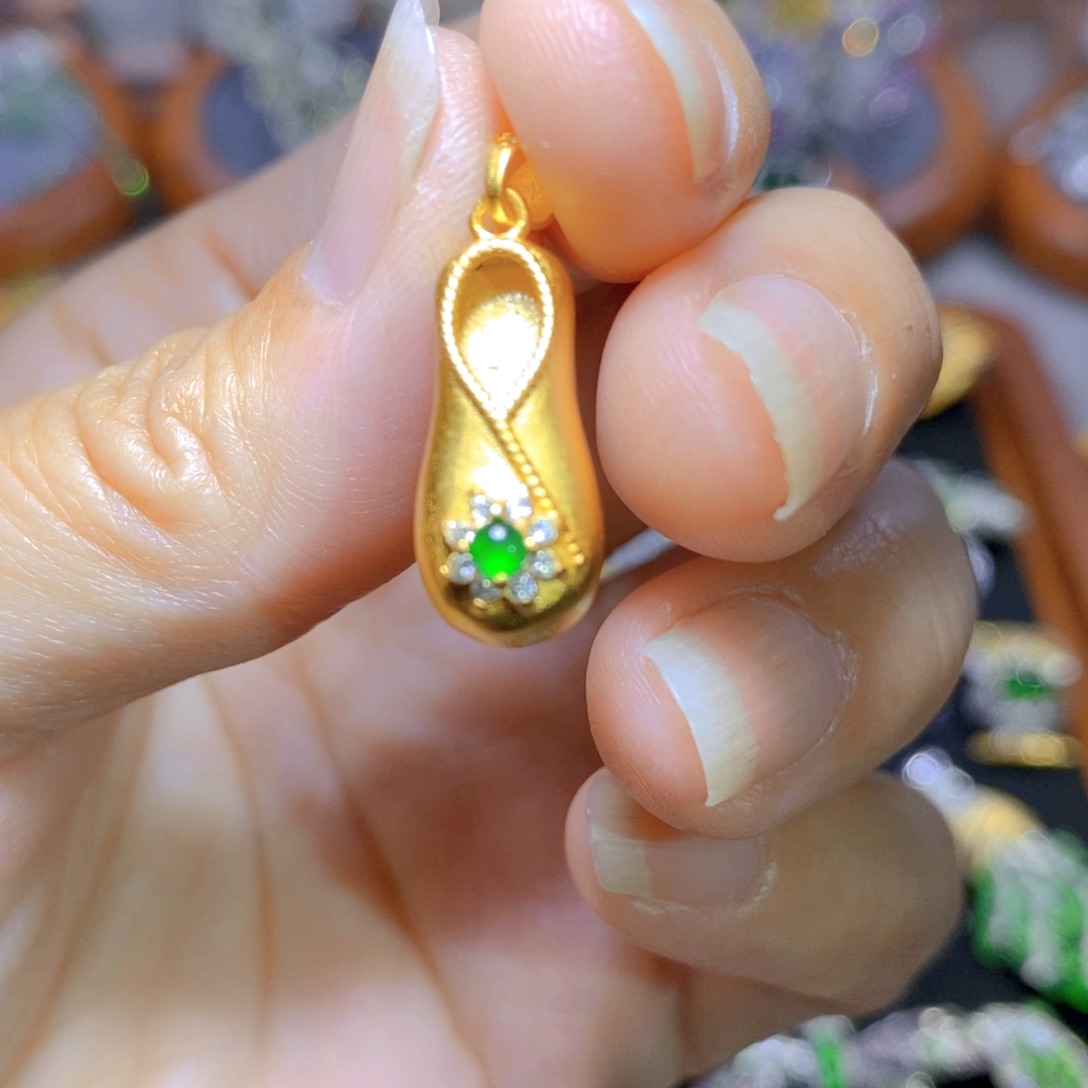 翡翠颈饰银S925镶嵌天然翡翠