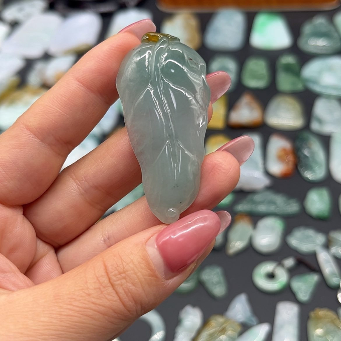 【闪购商品】翡翠颈饰未镶嵌叶子