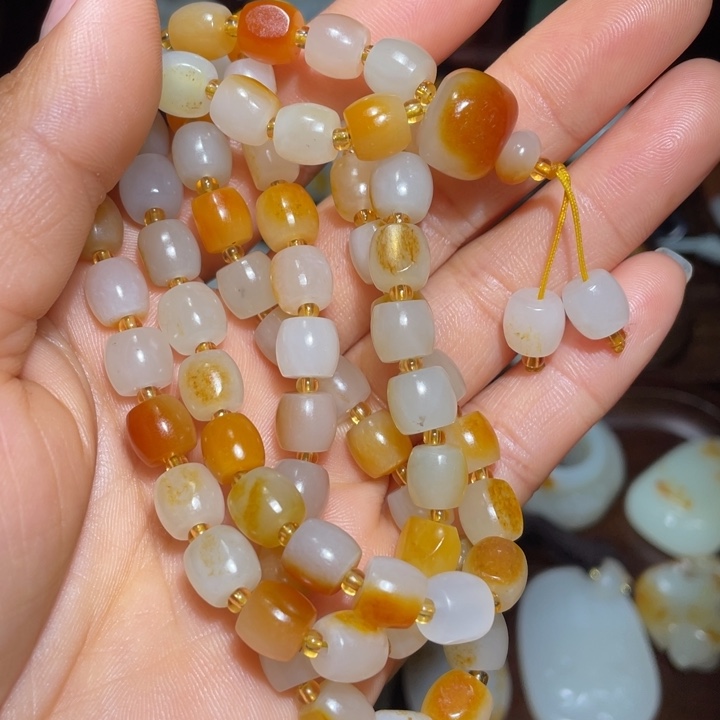 和田玉颈饰未镶嵌风***上