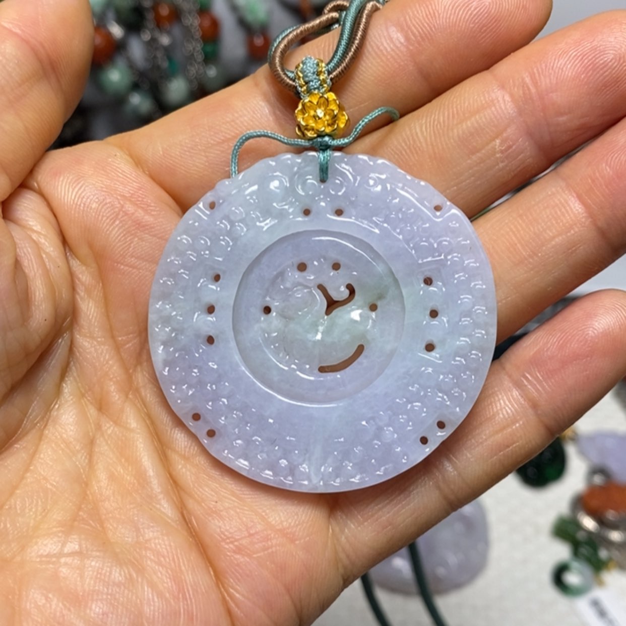 【闪购商品】翡翠吊坠(赠链)未镶嵌