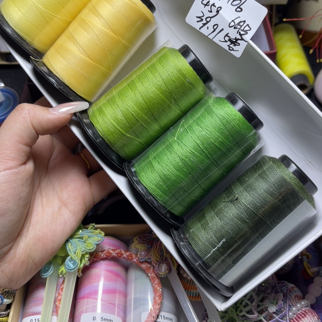 腈纶 6股纯色圆蜡45g5色套盒H06