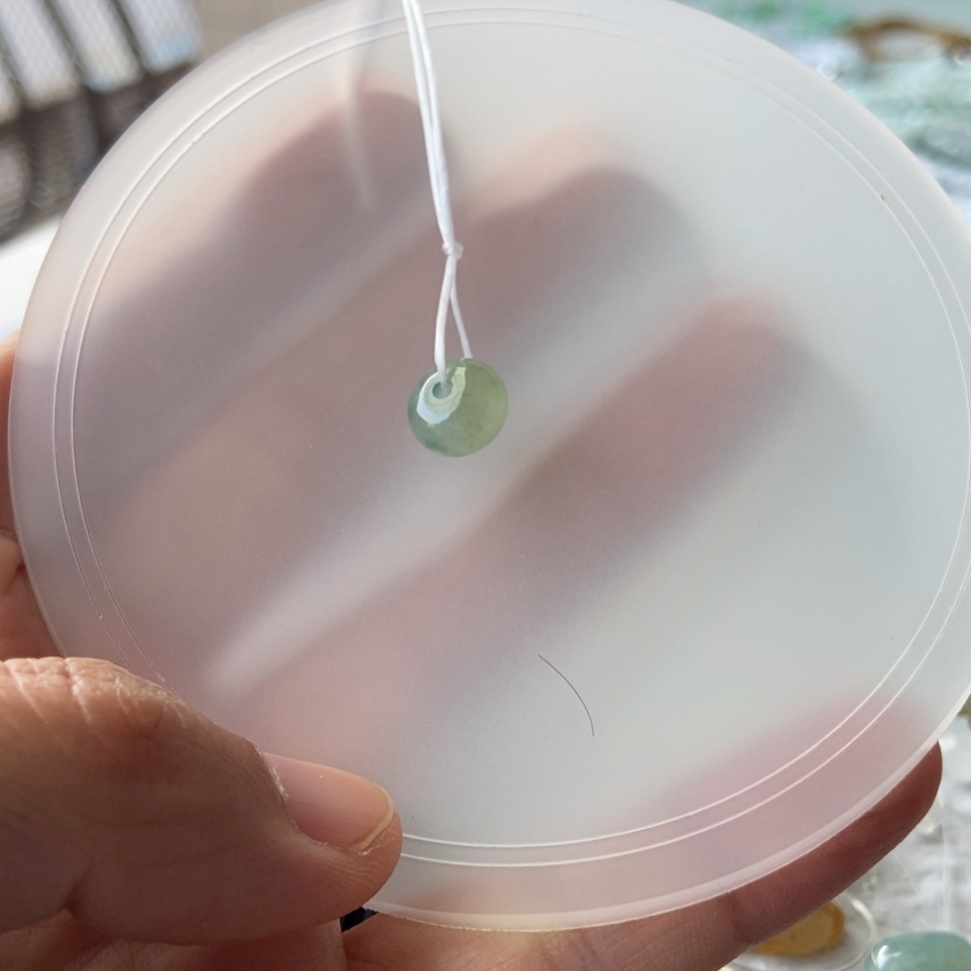 小***淋翡翠散珠翡翠手串珠链工厂自己生产的