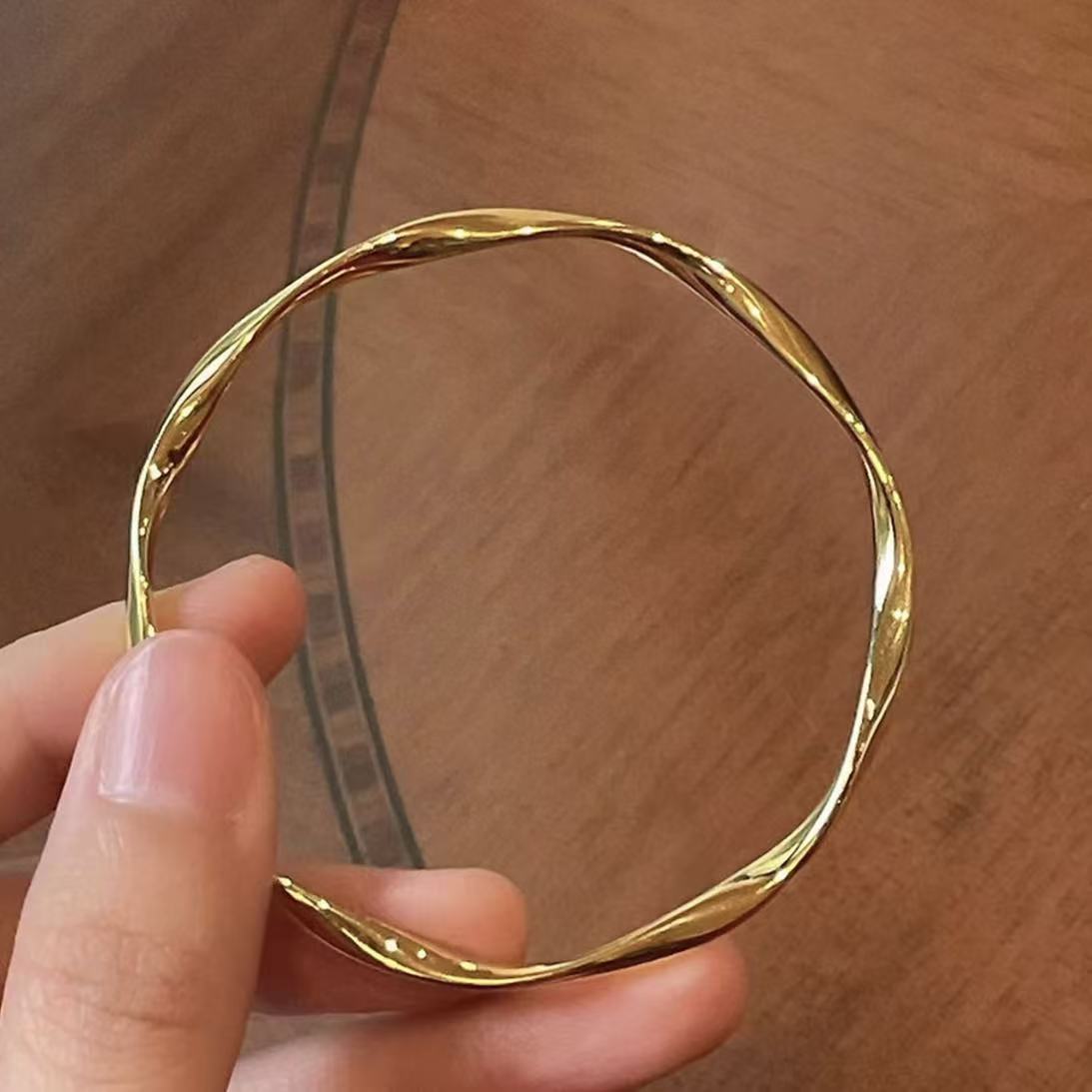 铜合金手镯 铜合金手镯 莫比乌斯环手镯金色手环轻奢简约细款小众