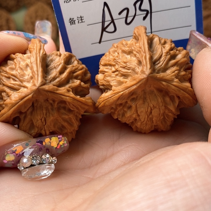 桃核吊坠?**生三棱三棱