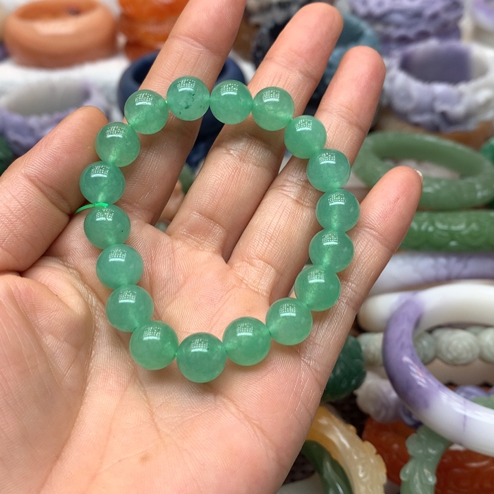 石英质玉手镯未镶嵌阳**媚