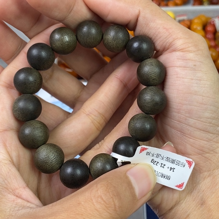 沉香木手串圆珠手串