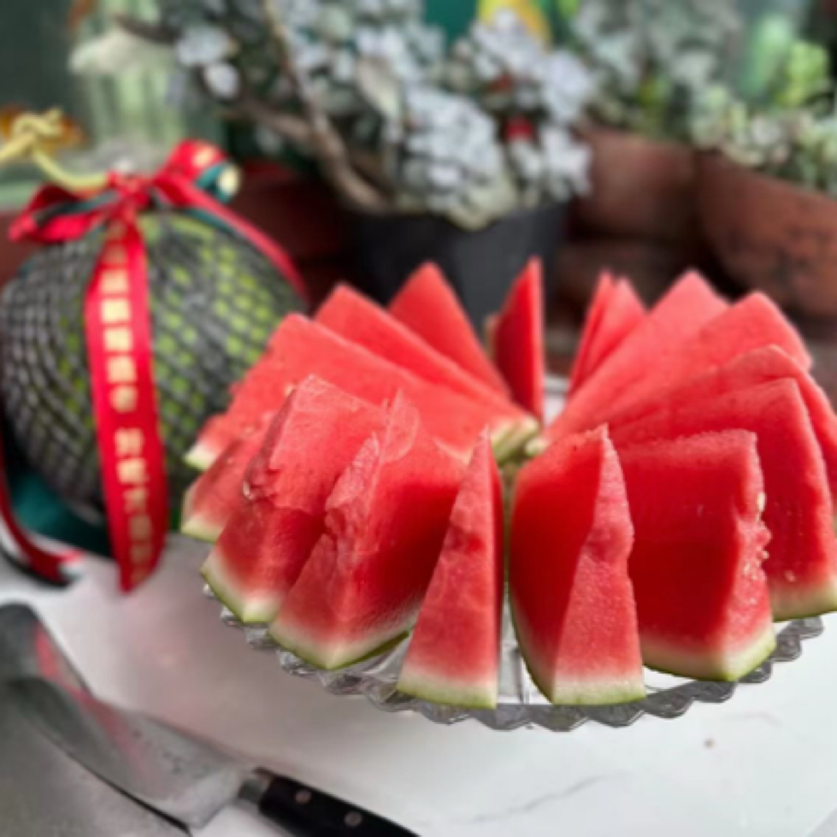 美都麒麟西瓜两人份三斤切盒西瓜同城配云南省