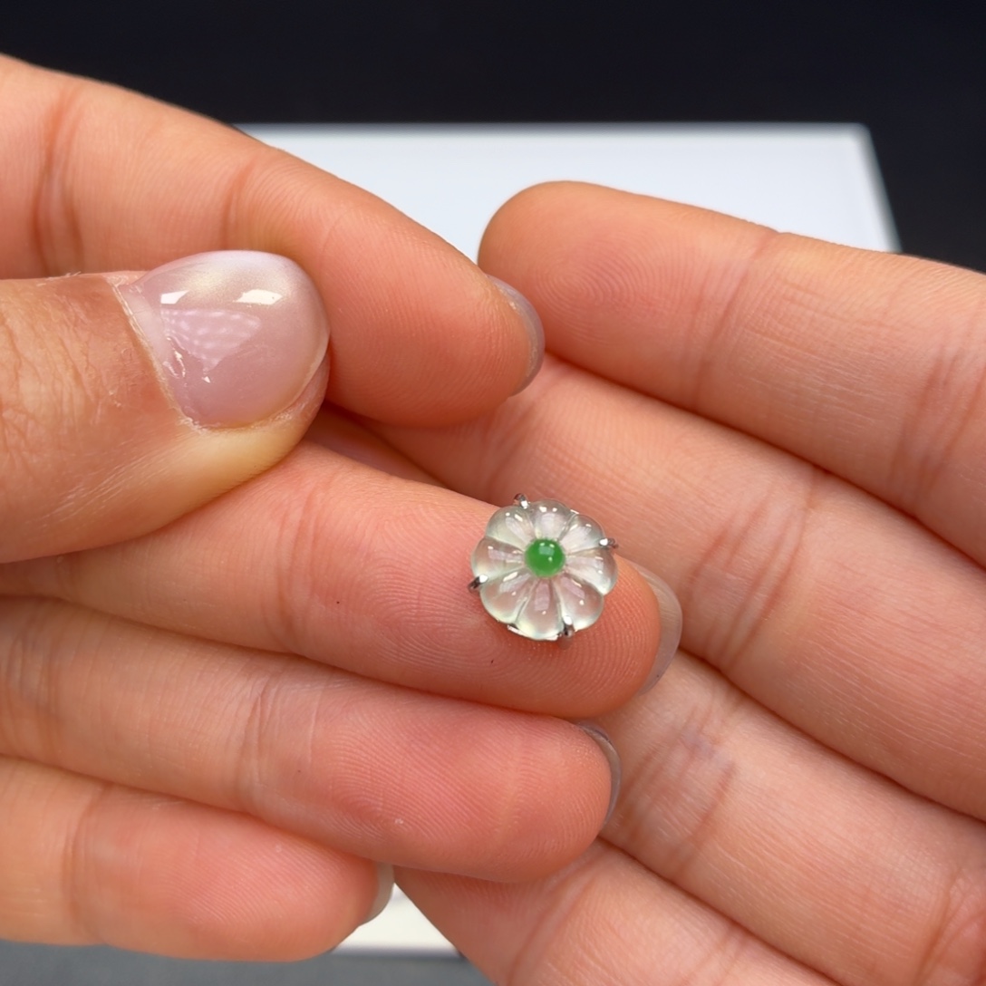 翡翠银S925镶嵌颈饰花花