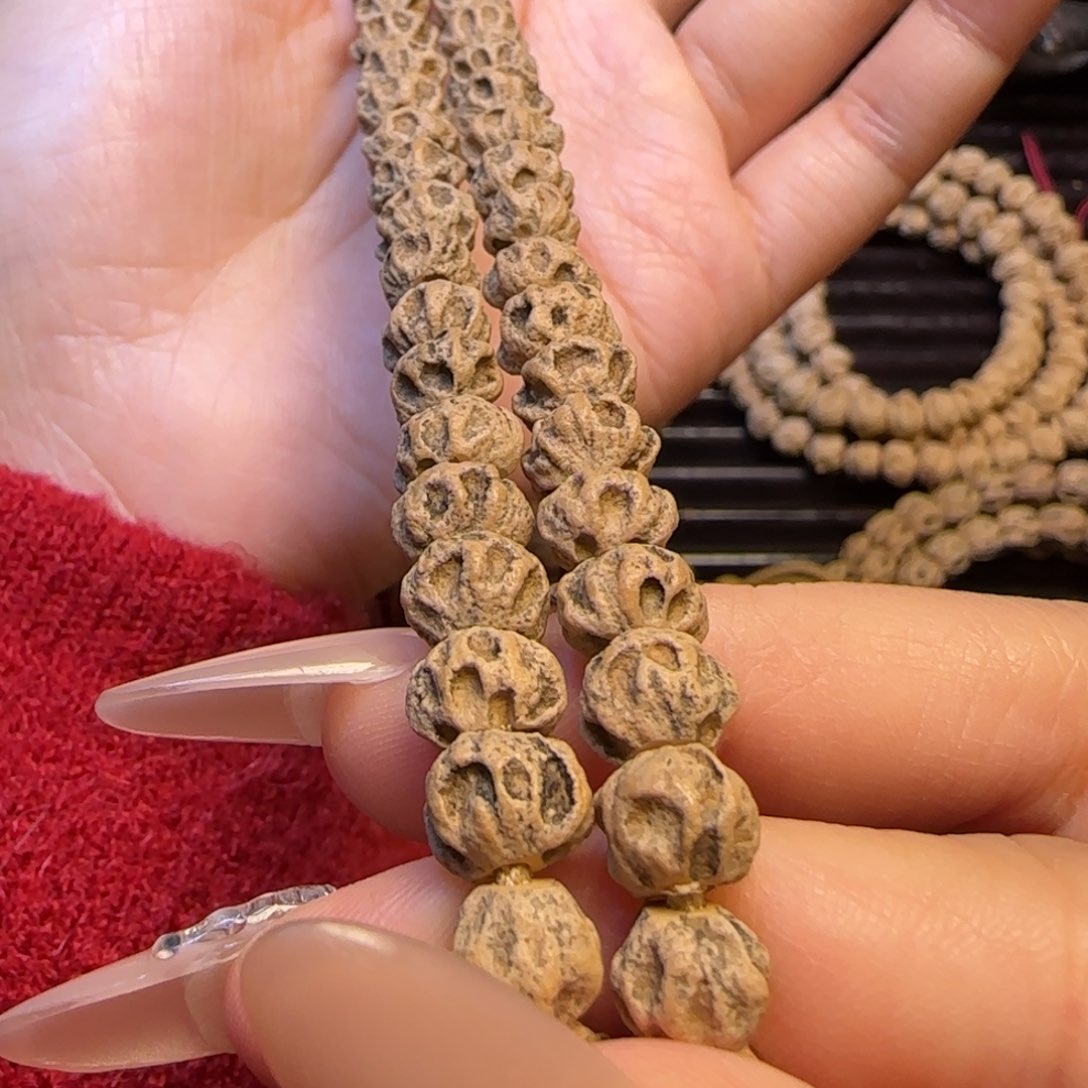 柏香籽/百香籽吊坠藏**旦