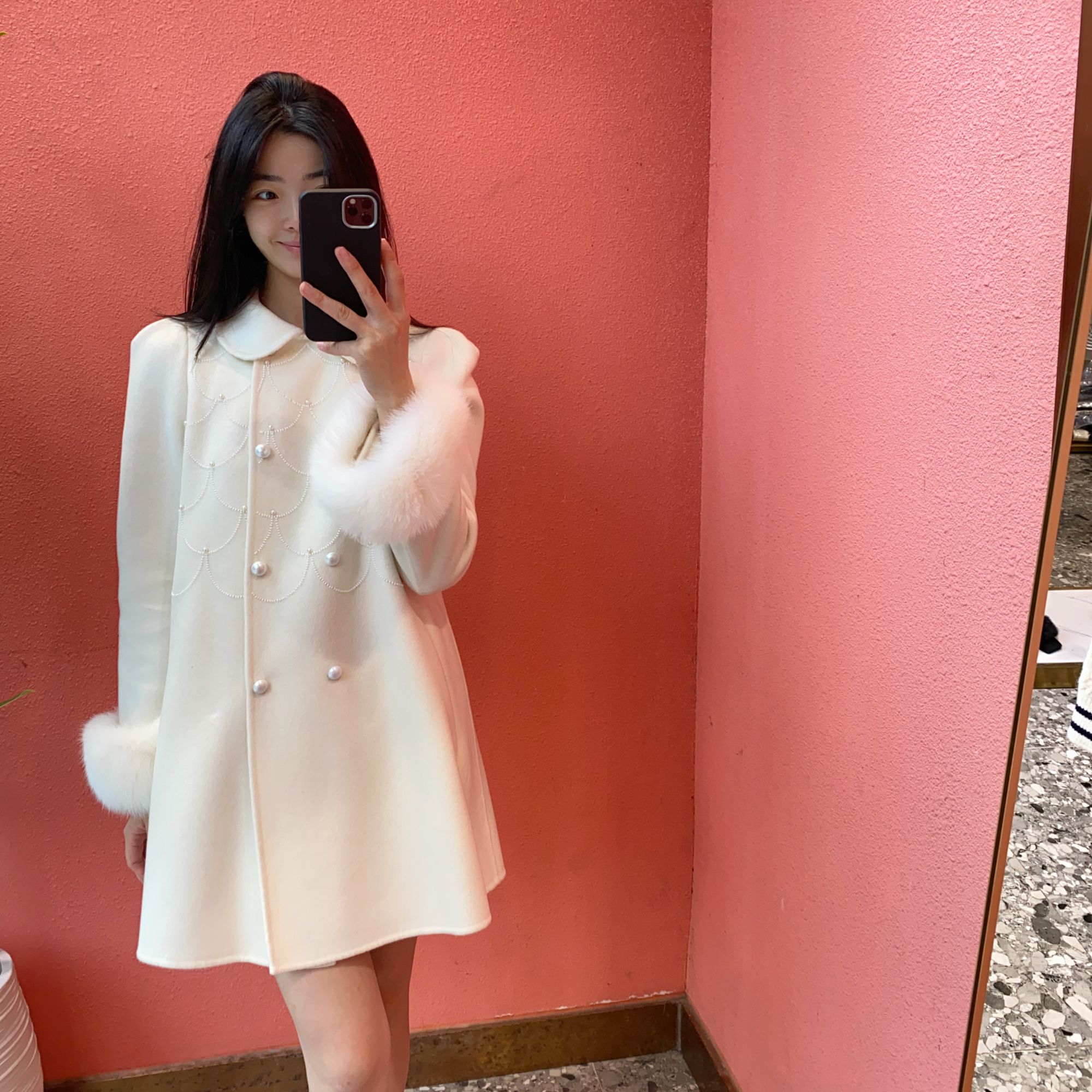 （默茗服装）鱼鳞串珠短款大衣