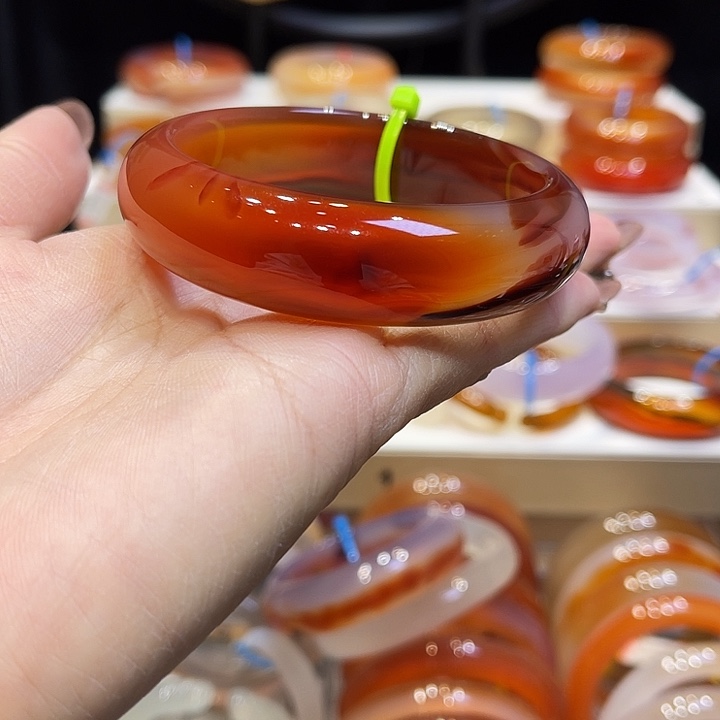 玛瑙/玉髓手镯未镶嵌