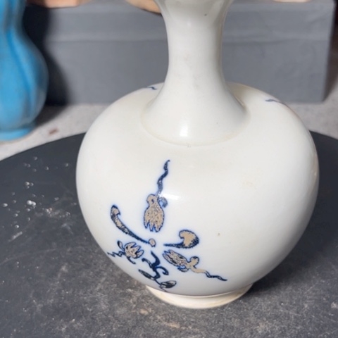 曹*鱼糖青花瓷瓶器型美观大方