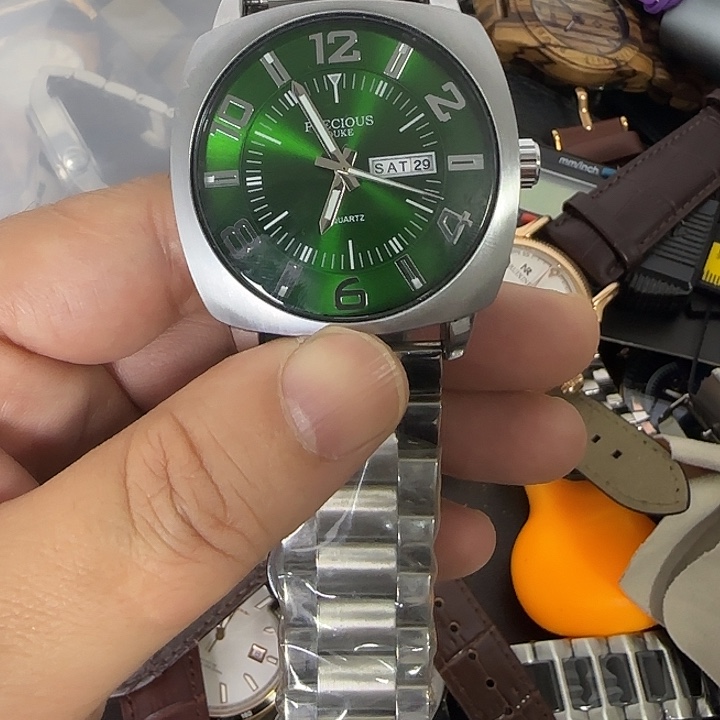 胶带经典石英机芯手表绿色