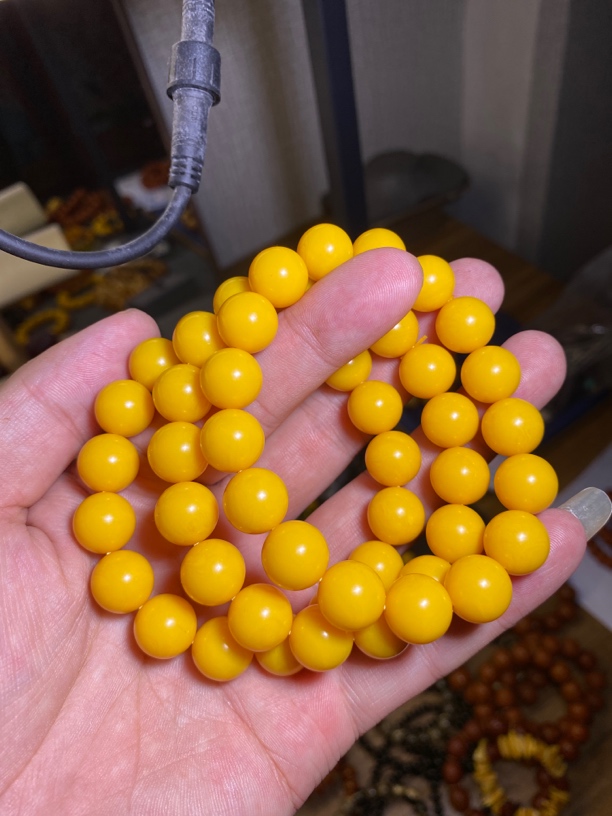 天然俄料鸡油黄圆珠12mm多样性发一