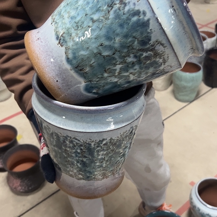高度23厘米口20厘米