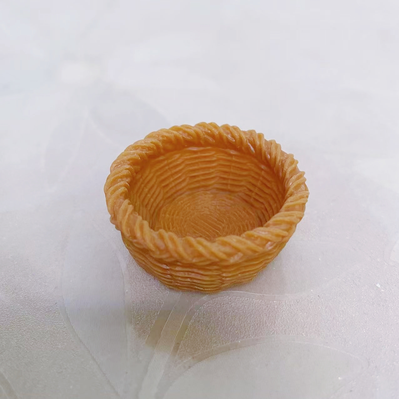 树脂小盆 高1.7cm 宽3.7cm