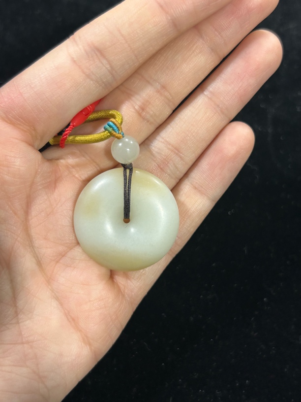 新疆和田玉迪克兰平安扣