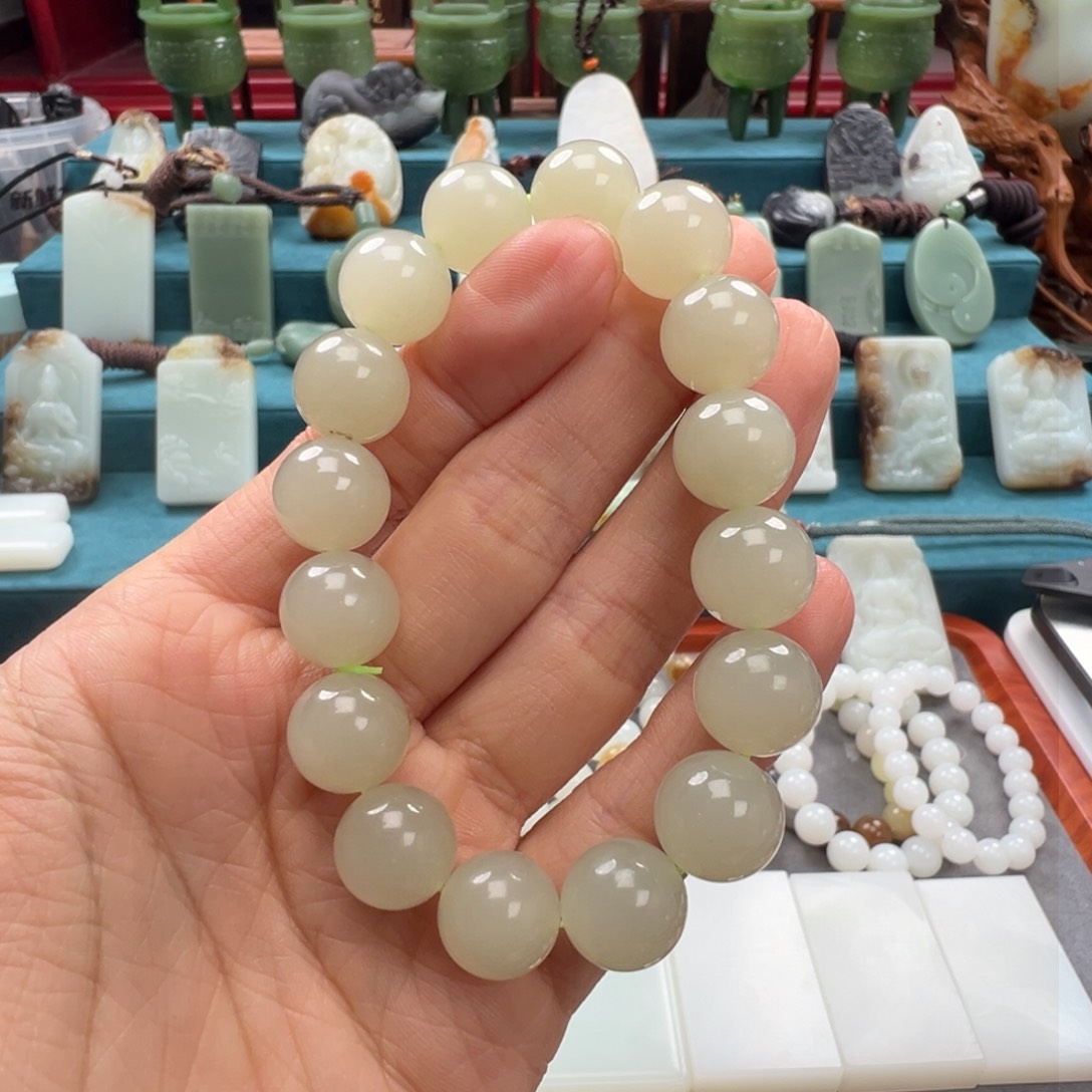 和田玉颈饰未镶嵌