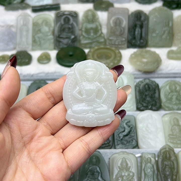 和田玉颈饰未镶嵌佛*