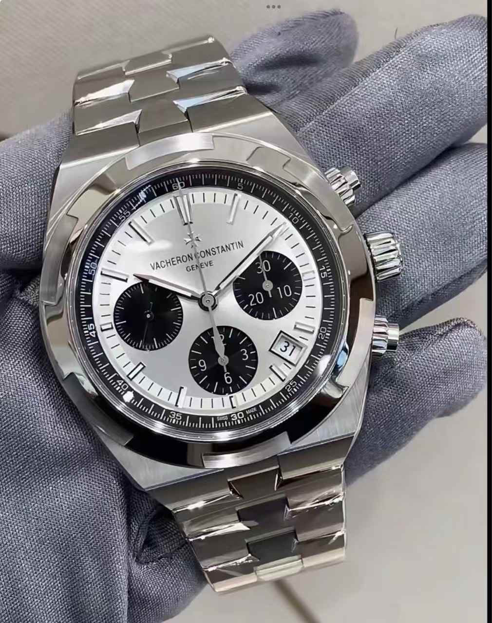 未使用 Vacheron Constantin/江诗丹顿 纵横四海5520v41mm白熊猫